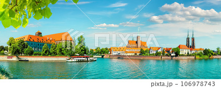 Odra River and Tumski Island 106978743