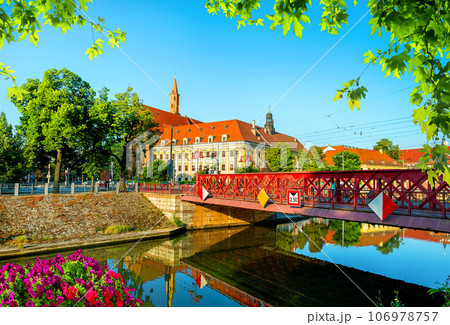 Sand Bridge Wroclaw 106978757