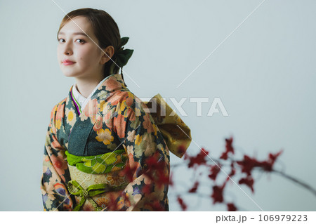 緑の振袖 106979223