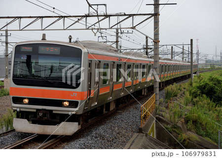 武蔵野線を走るE231系普通電車8両 106979831