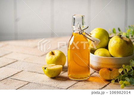 Apple cider or vinegar 106982014