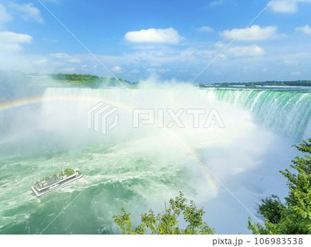 虹のかかるナイアガラの滝 / Niagara Falls 106983538