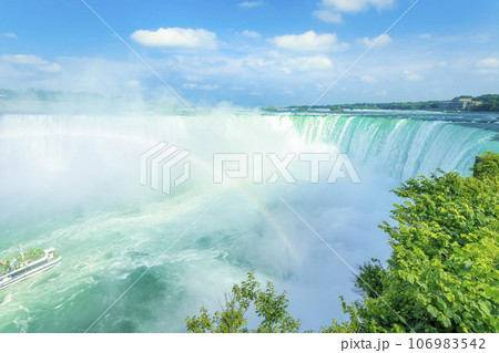 虹のかかるナイアガラの滝 / Niagara Falls 虹のかかるナイアガラの滝 / Niagara Falls 106983542