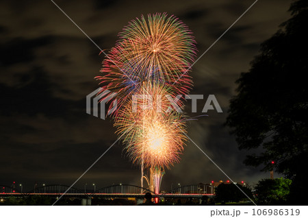 水都くらわんか花火大会　枚方市 106986319