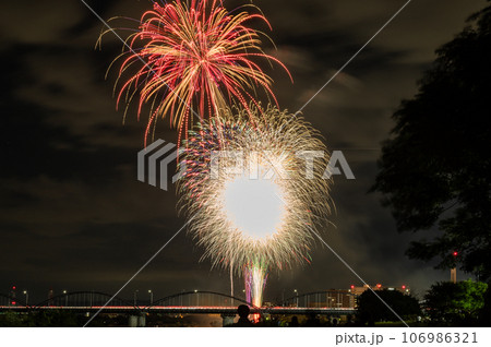 水都くらわんか花火大会　枚方市 106986321