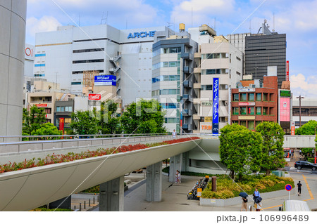 埼玉県　さいたま市　JR大宮駅付近の都市風景 106996489