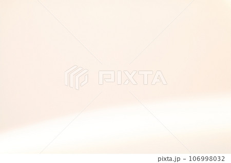 ベージュ・オークル色系の背景 ライン グラデーション ベージュ・オークル色系の背景 ライン グラデーション 106998032