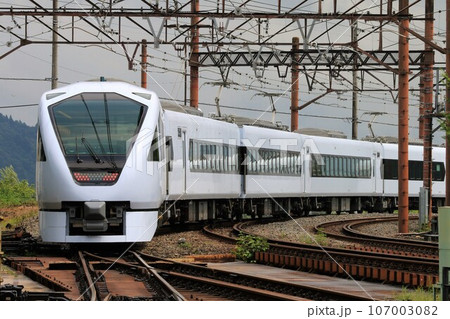 【東武】N100系「スペーシア X」（日光線：東武日光駅） 107003082