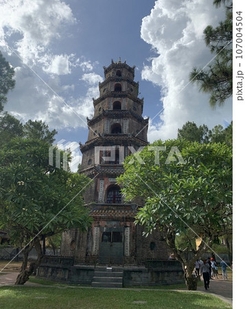 フエのティエンムー寺(ベトナム) フエのティエンムー寺(ベトナム) 107004504