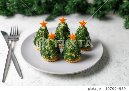 Holiday appetizer in form of christmas tree 107004989