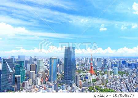 東京都、東京の街並みと東京タワーの風景 107006877