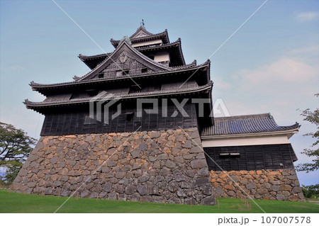 12現存天守のうちのひとつ国宝　松江城 107007578