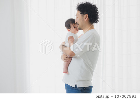 赤ちゃんとパパ 107007993