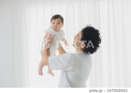 赤ちゃんとパパ 107008002