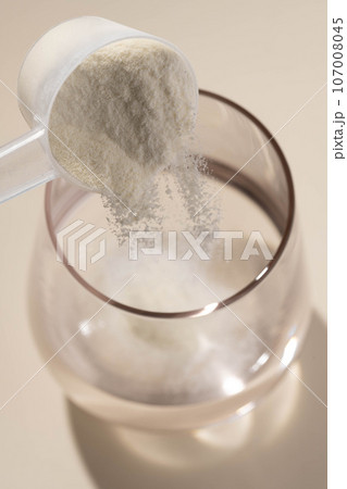 Whey Protein Powder in measuring scoop. Stock Photo by  ©thaiprayboy@hotmail.com 166591318