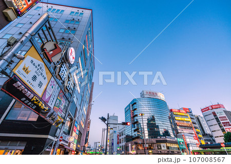 日本の東京都市景観 脱コロナ、赤羽駅前の飲み屋街などを望む。新たな時代へ=9月18日 日本の東京都市景観 脱コロナ、赤羽駅前の飲み屋街などを望む。新たな時代へ=9月18日 107008567