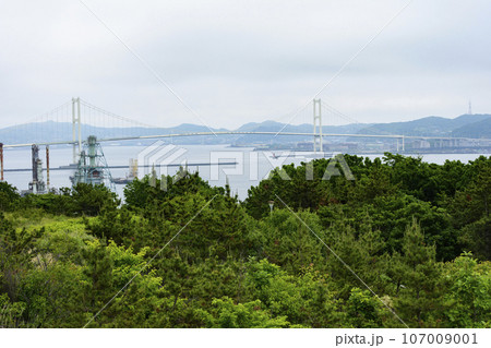 室蘭港の工業地帯風景 107009001