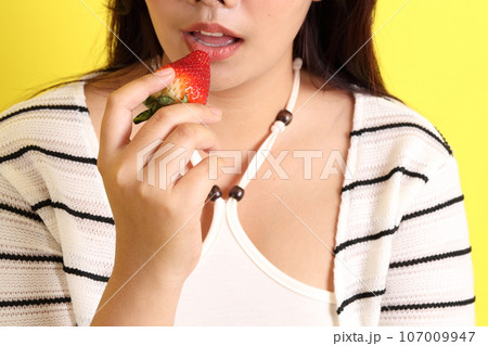 Hand with Fruit Hand with Fruit 107009947