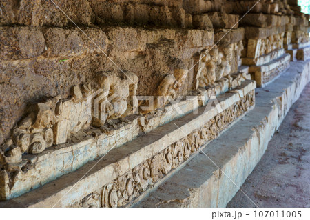 世界遺産・古代都市シーテープ遺跡のレリーフ(タイ・ペッチャブーン県) 世界遺産・古代都市シーテープ遺跡のレリーフ(タイ・ペッチャブーン県) 107011005