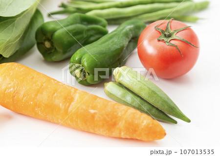 野菜　白背景 107013535