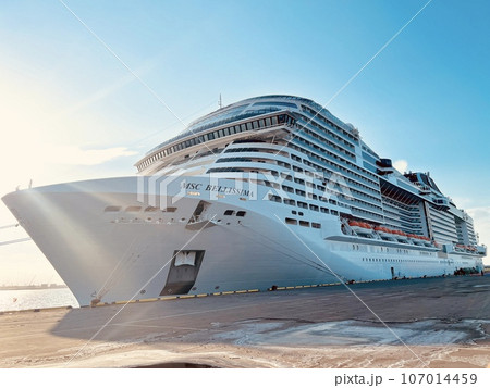 MSC ベリッシマ 大型客船の写真素材 [107014459] - PIXTA