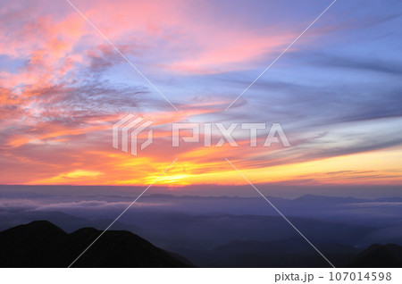 姥ヶ岳の夕焼け 姥ヶ岳の夕焼け 107014598