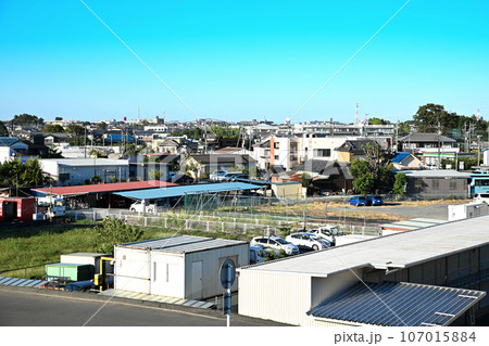荒川土手からの風景 住宅地 荒川沿い 荒川土手からの風景 住宅地 荒川沿い 107015884