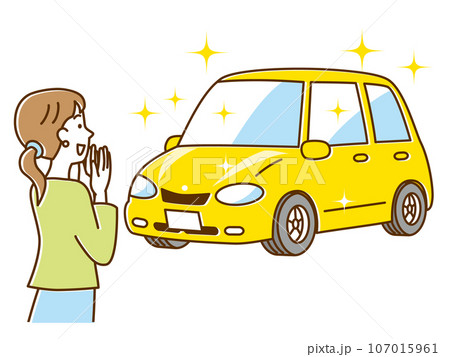 ピカピカの車を見て喜ぶ女性 107015961