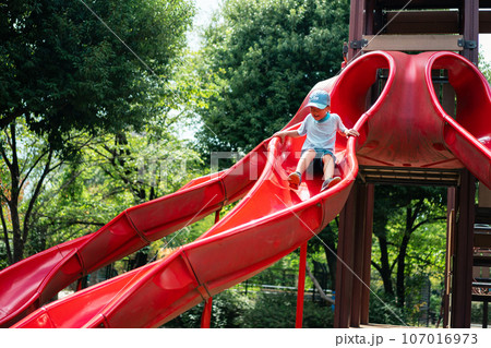 7 years old 107016973