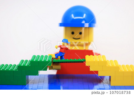 the giant help the people to cross the bridge the giant help the people to cross the bridge 107018738