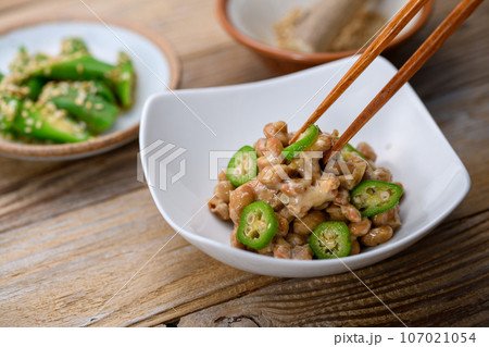 オクラ納豆 おくら料理の定番 おくら納豆 とろとろ おいしい オクラ （ 夏野菜の定番 おくら ）納 107021054