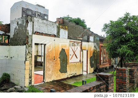 台湾　台南　屏東市　創意生活圏区勝利星村の風景 107023189