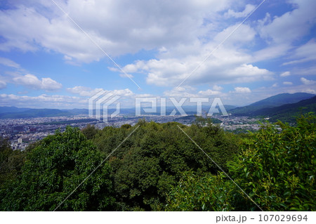 京都・将軍塚青龍殿・大舞台から見た京都市内北部方面 107029694