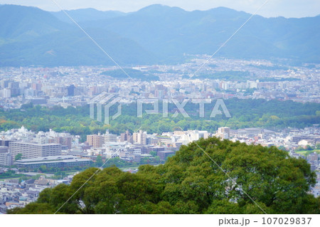 京都・将軍塚青龍殿・西展望台から京都御苑方面 京都・将軍塚青龍殿・西展望台から京都御苑方面 107029837