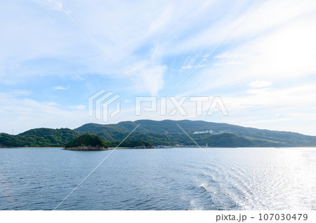 船から見た瀬戸内海 船から見た瀬戸内海 107030479