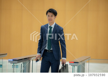 ビジネスシーン ビジネスシーン 107032590