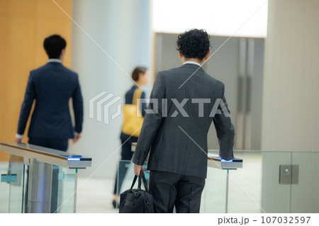 ビジネスシーン 107032597