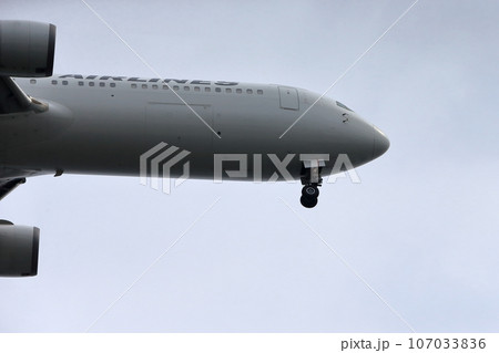 旅客機の離着陸 イメージ 旅客機の離着陸 イメージ 107033836