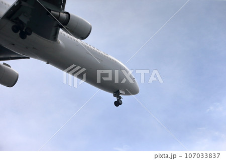 旅客機の離着陸 イメージ 旅客機の離着陸 イメージ 107033837