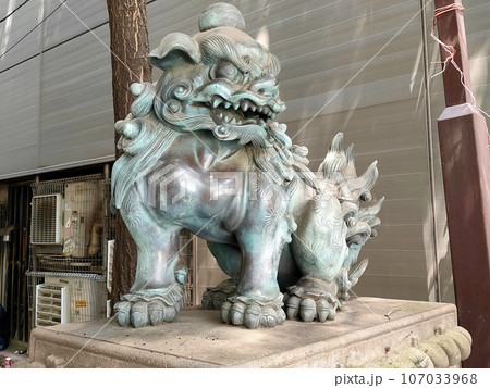 花園神社の南口の狛犬【東京都新宿区】 107033968