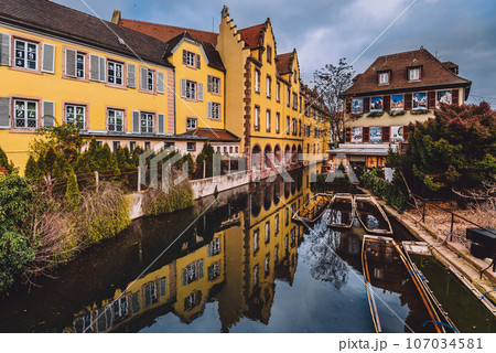 Canal and Medieval Detached Houses in Colmar 107034581