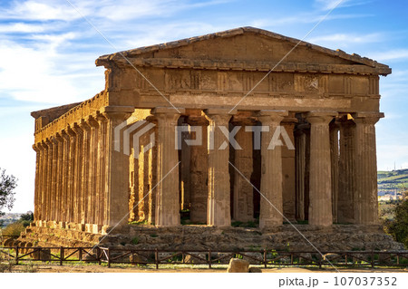 The famous Temple  107037352