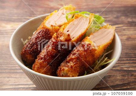 魚肉ソーセージフライ丼 107039100