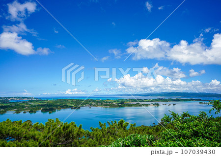 沖縄県　嵐山展望台からの景色 107039430