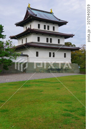 北海道松前町　松前城の天守 107040059