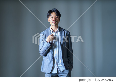 男性 ビジネス 男性 ビジネス 107043203