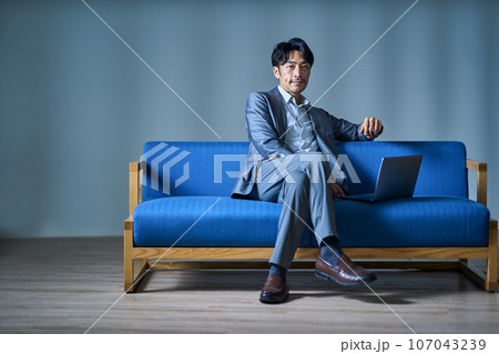 男性　ビジネス 107043239