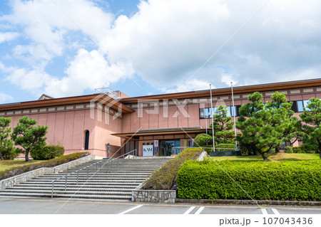 伝統工芸の九谷焼を展示する能美市九谷焼美術館イメージ|五彩館イメージ|石川県能美市 伝統工芸の九谷焼を展示する能美市九谷焼美術館イメージ|五彩館イメージ|石川県能美市 107043436