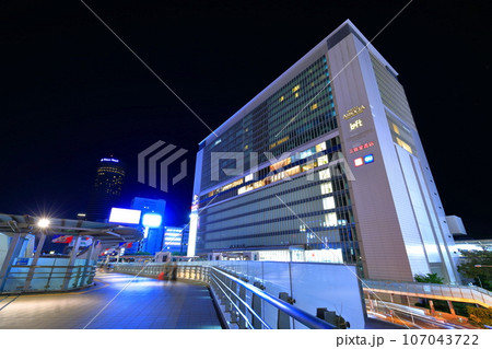 【神奈川県】新横浜駅ビルの夜景 107043722