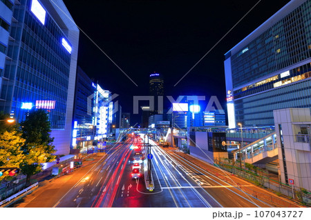 【神奈川県】新横浜の夜景(新横浜通り) 【神奈川県】新横浜の夜景(新横浜通り) 107043727